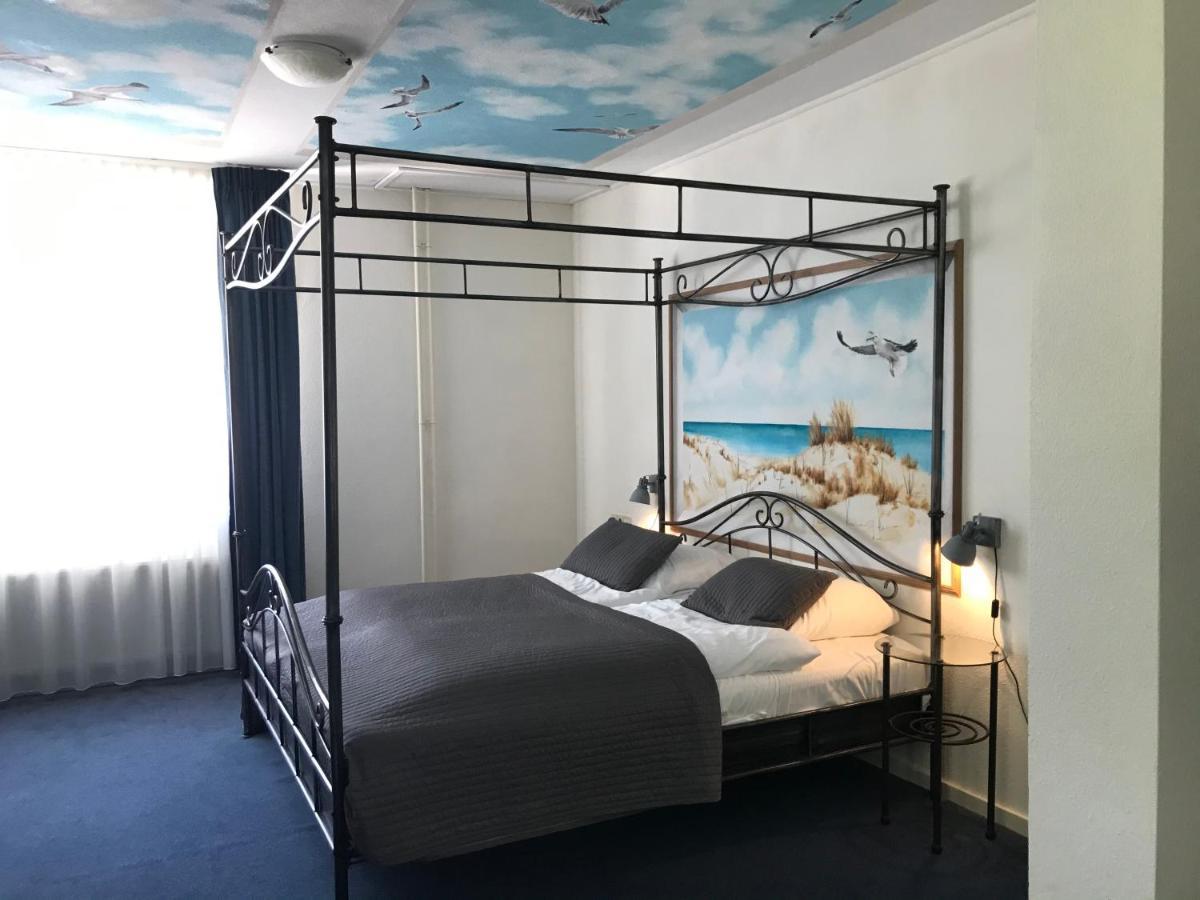 Fletcher Strandhotel Renesse Esterno foto