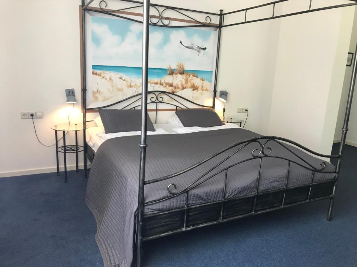 Fletcher Strandhotel Renesse Esterno foto