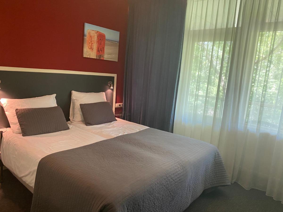 Fletcher Strandhotel Renesse Esterno foto